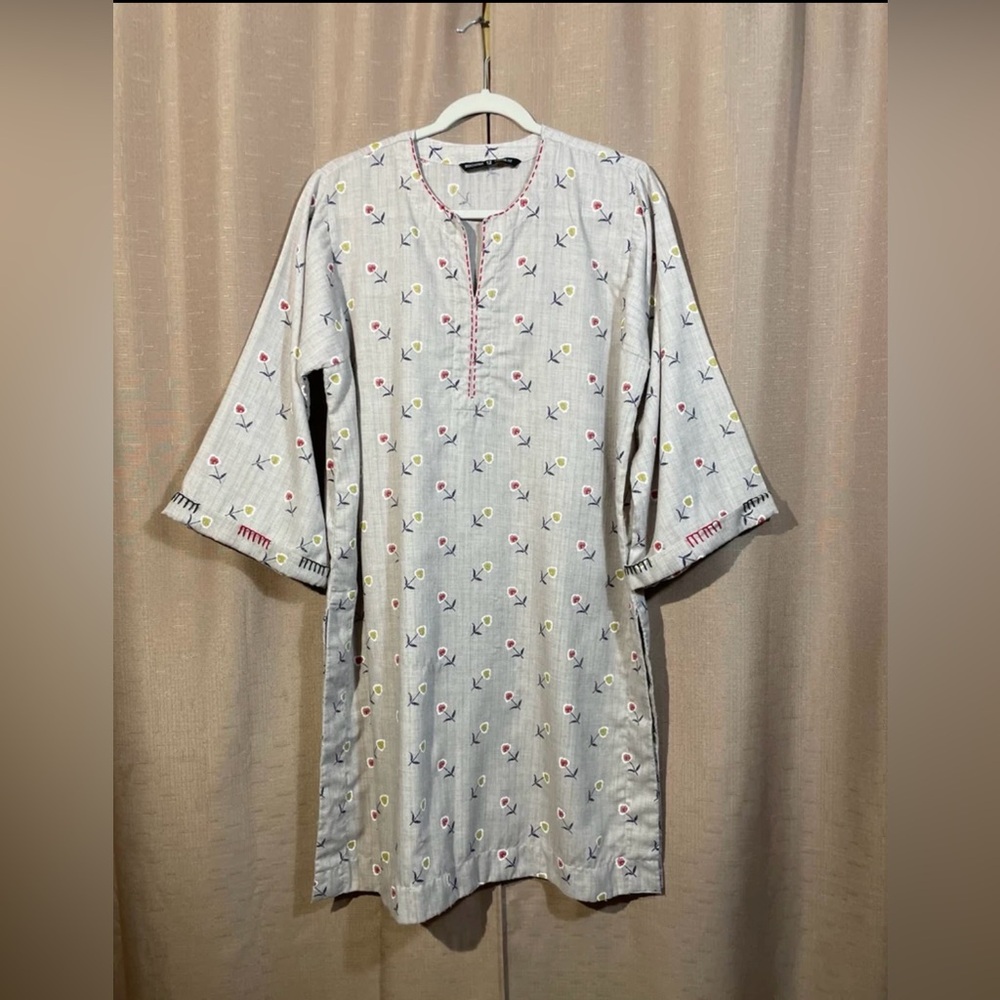 Beechtree Women's 12 Embroidered Floral Kurta Beige GUC